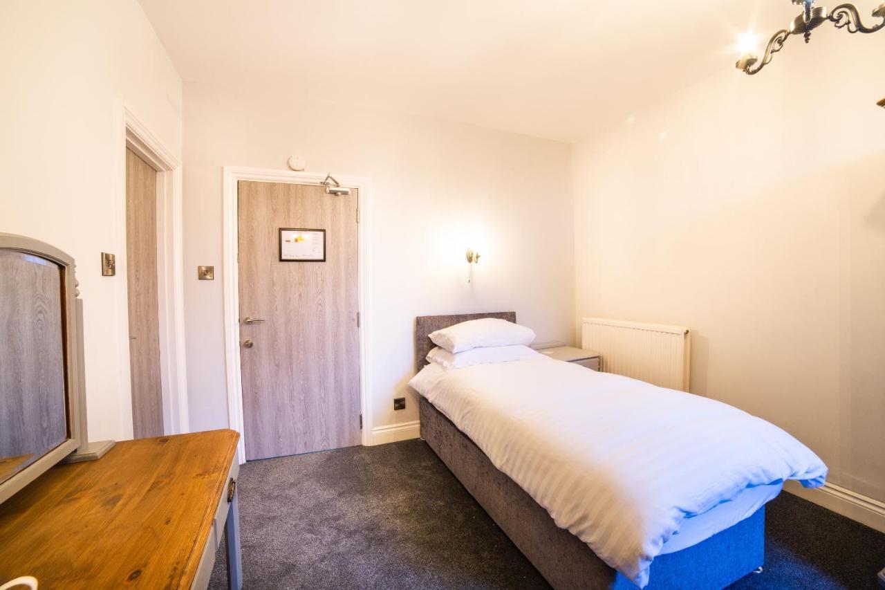 Wombwell Churchill'S Hotel מראה חיצוני תמונה