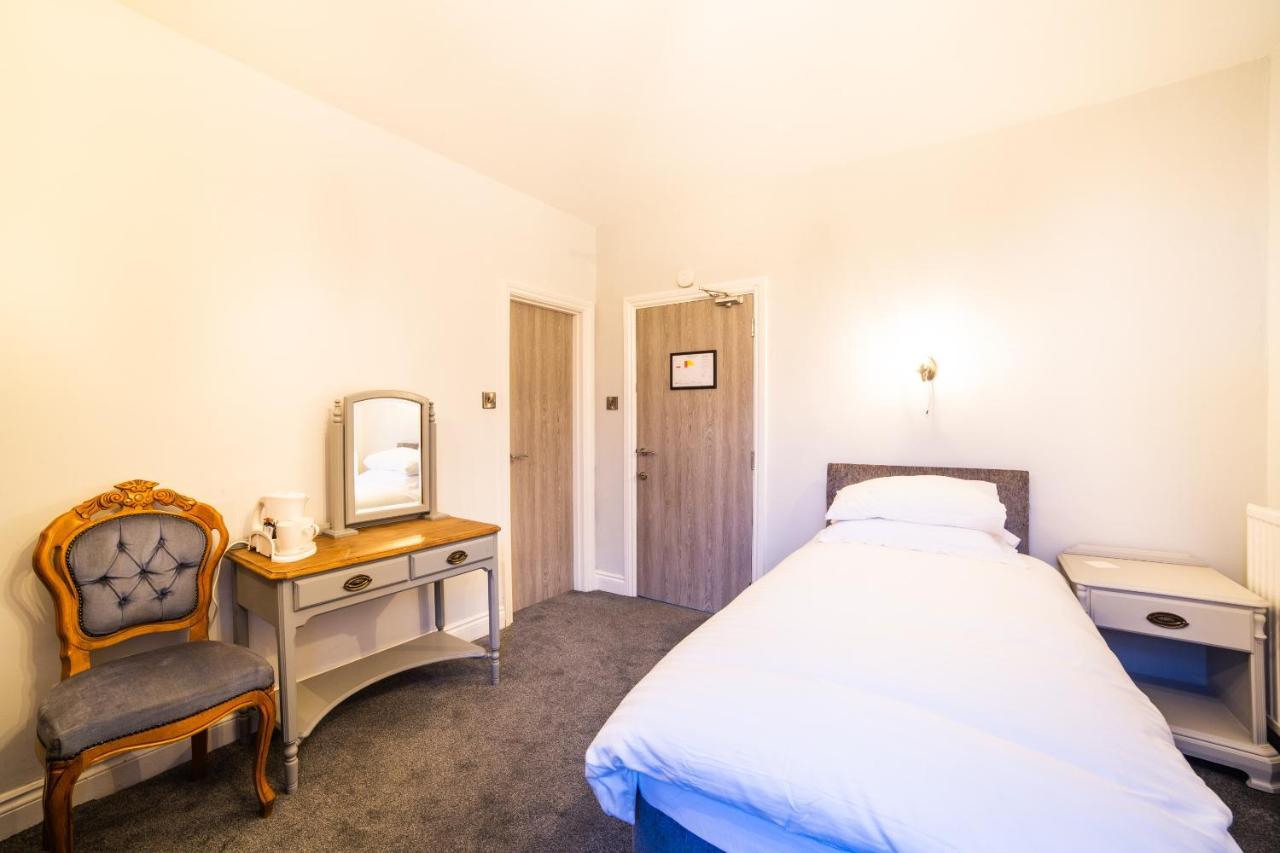 Wombwell Churchill'S Hotel מראה חיצוני תמונה